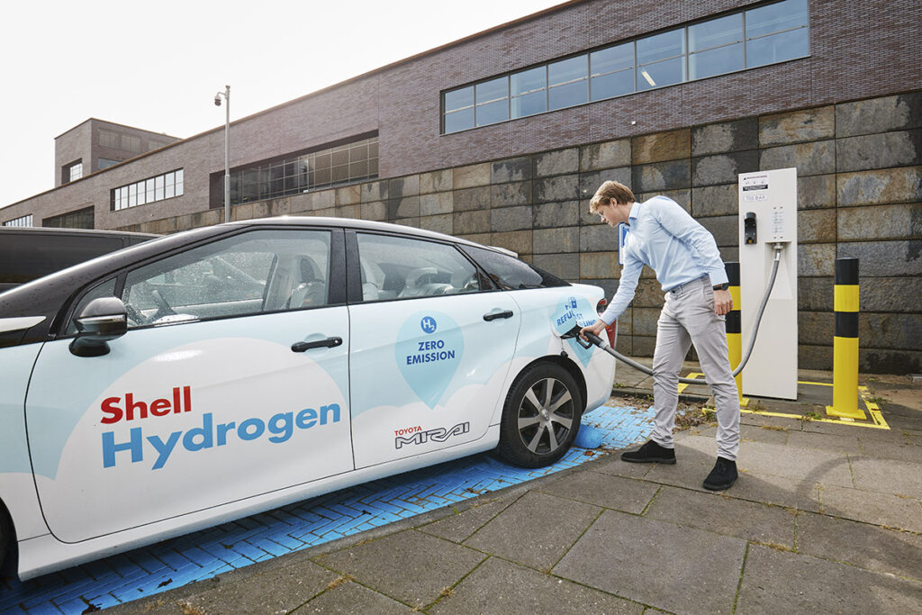 The race towards cheaper green hydrogen crosses borders